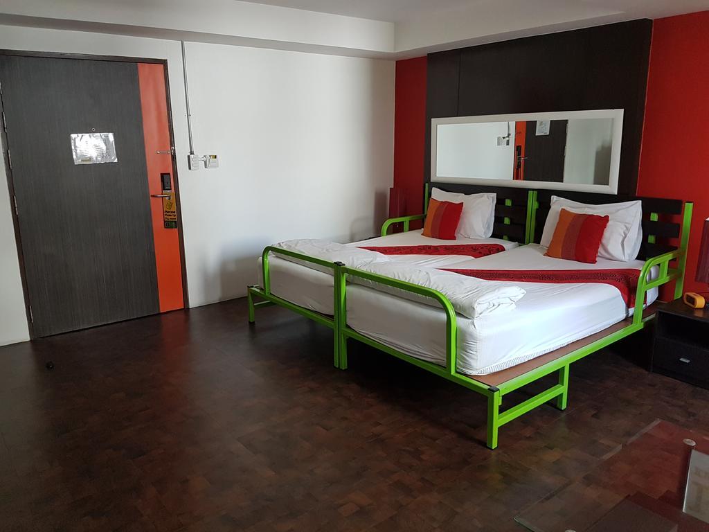 Saphaipae Hostel Бангкок Екстер'єр фото