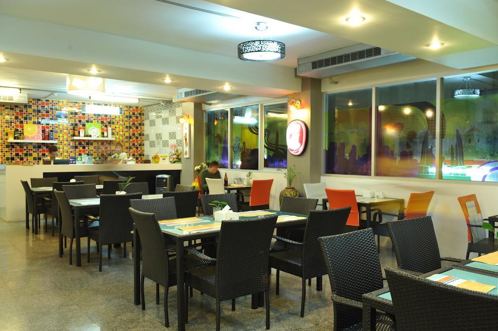 Saphaipae Hostel Бангкок Екстер'єр фото